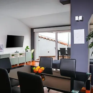 https://apartment-rooftop.in-istria.net