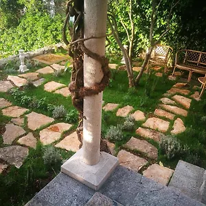 https://villa-beach-house-bella-vista-spa.hotels-in-trogir.com